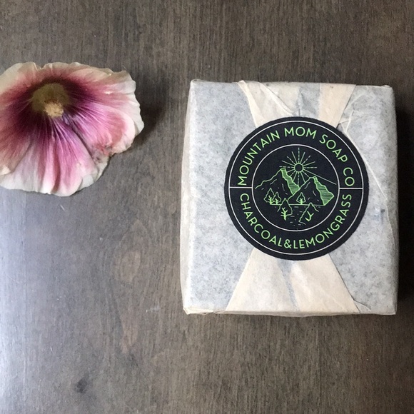 Handmade soap CHARCOAL LEMONGRASS acne cleansing soap / Mountain Mom Soap Co - Picture 5 of 5